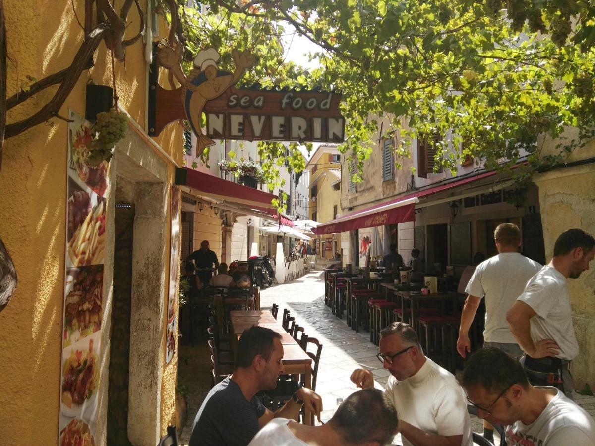 Old Town Charmer Пореч Экстерьер фото